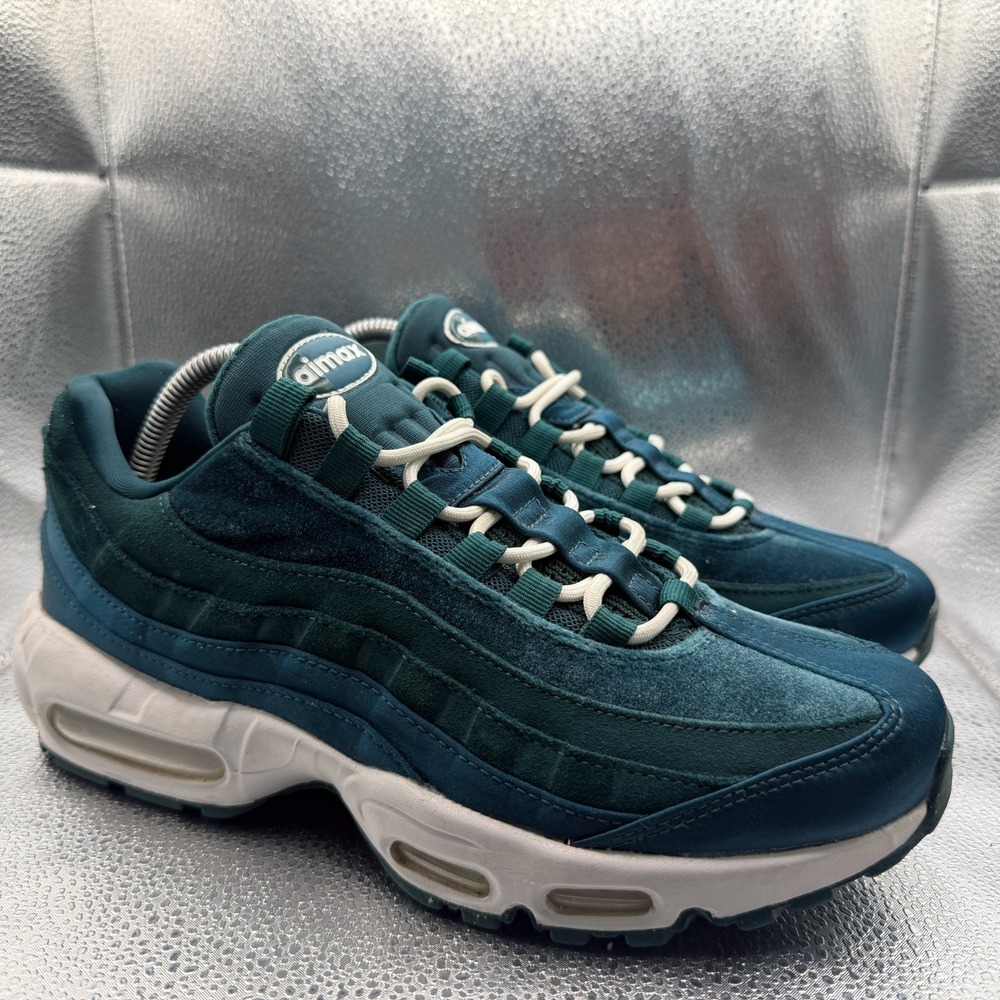 Size 10 Nike Air Max 95 Green Velvet Womens Lifestyle Sneaker Shoes DZ5226-300